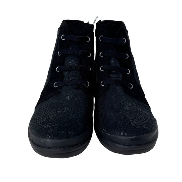 BZEES Kick‎ Back Washable Booties Ankle Boots Stretch Black Womens Size 10M - Picture 8 of 12